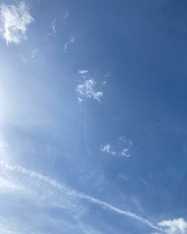 こんなに良い天気☀️になりました❤️
お昼ご飯何食べたい❓って聞いたら、そうめん‼️
早速、散歩しながら買い物へ☺️
早く、そうめん食べたいな🍲  #暑い#浜松市#天竜区#船明#医療法人社団光久会#グループホーム#GH#高齢者施設#施設の日常風景#自立支援#認知症ケア#高齢者ケア#パーソンセタードケア#スタッフ募集中#介護職#介護福祉士写真の掲載については承諾を得ています。N